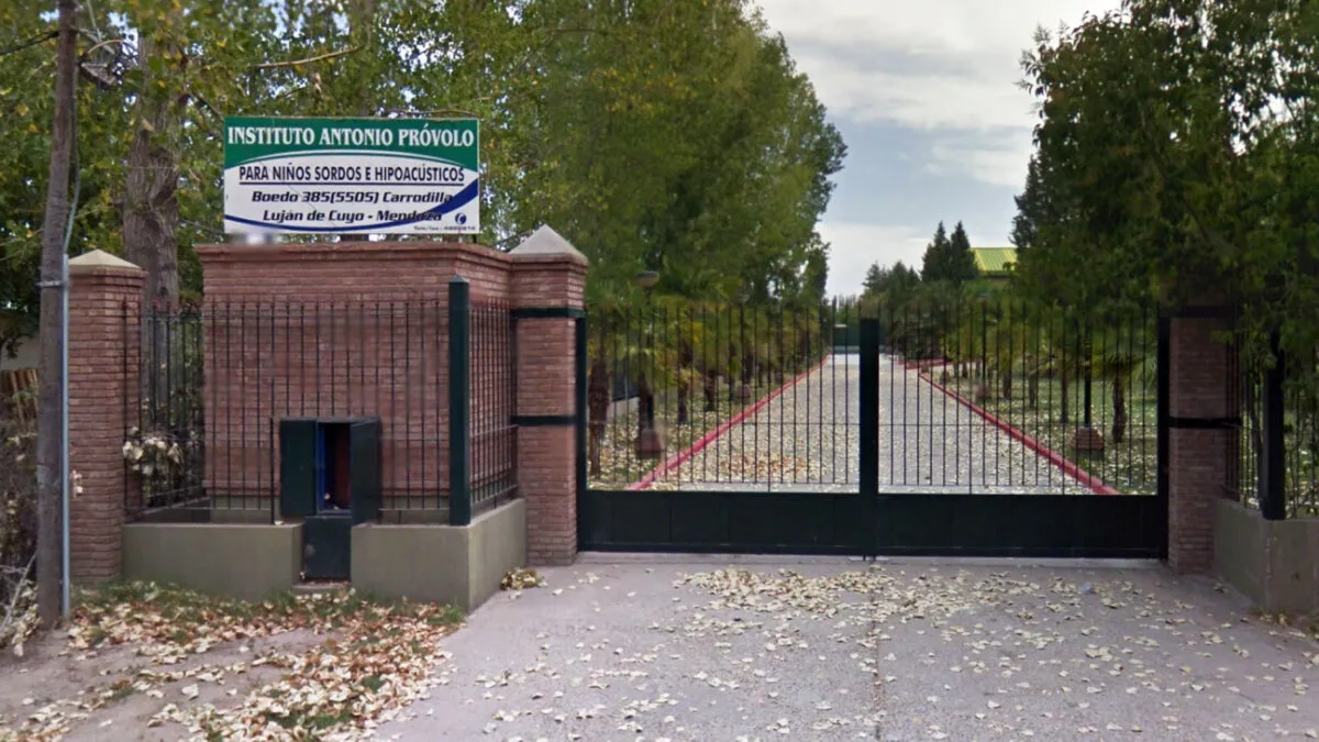 Ingreso del Instituto Próvolo, hoy convertido en sede municipal.