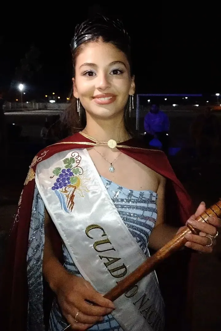 Isabella Orbelli Ponce de León fue coronada como nueva representante de Cuadro Nacional. Isabella Orbelli Ponce de León fue coronada como nueva representante de Cuadro Nacional.