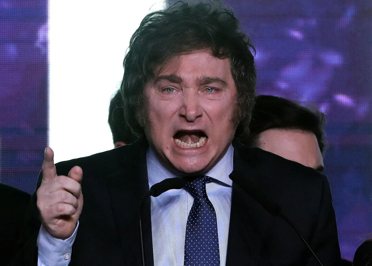La gestión de Javier Milei es cuestionada por organizaciones feministas debido a los recortes en programas de prevención y asistencia frente a la violencia de género. La gestión de Javier Milei es cuestionada por organizaciones feministas debido a los recortes en programas de prevención y asistencia frente a la violencia de género.