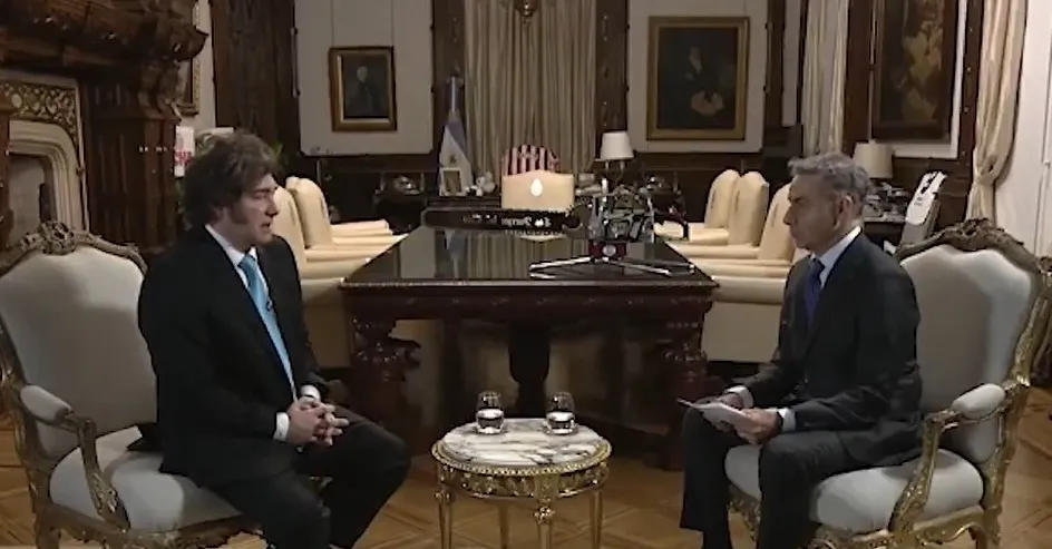 Javier Milei durante la entrevista en la que confirmó la continuidad del Presupuesto 2026.