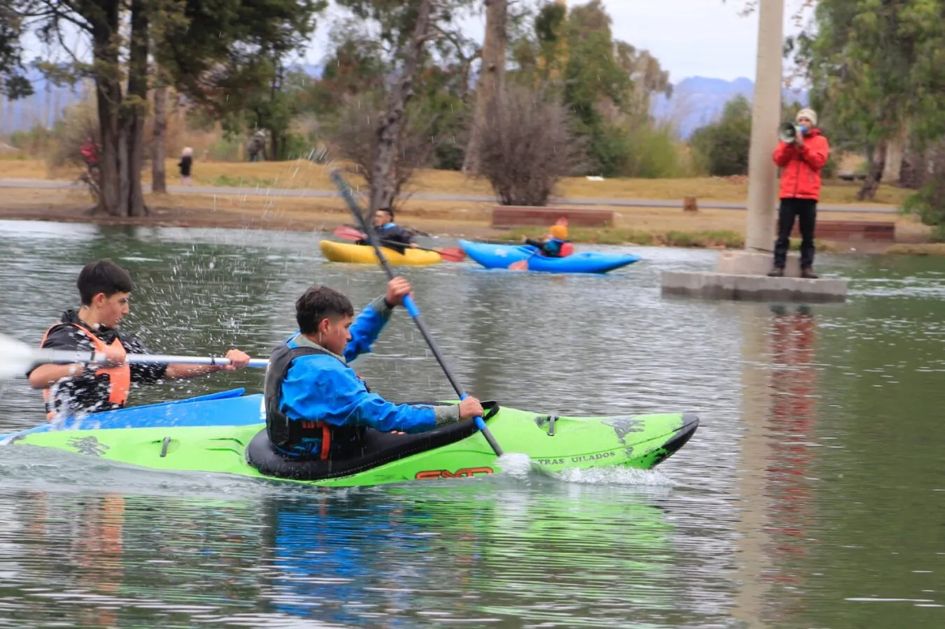 Kayak Laguna del Parque Mariano Moreno