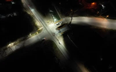 El Municipio incorporó nuevas torres de iluminación LED en El Libertador y Juan XXIII