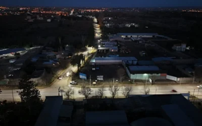 La avenida Juan XXIII ya cuenta con iluminación LED en toda su extensión