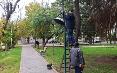 La plaza Bufano suma nuevas farolas y luminarias led
