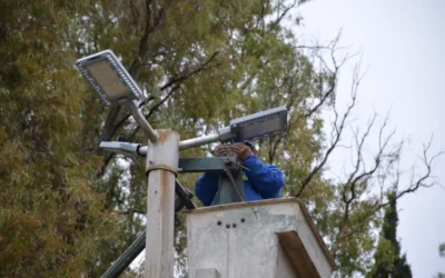 Colocación de 100 nuevas luminarias en El Sosneado