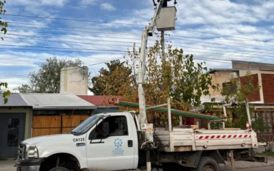 El Municipio instala más de 120 nuevas luces led en avenidas Cantoni, Vélez Sarsfield, Juan XXII y El Libertador