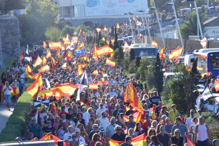 La marcha cuestionó la gestión oficial de la crisis migratoria.