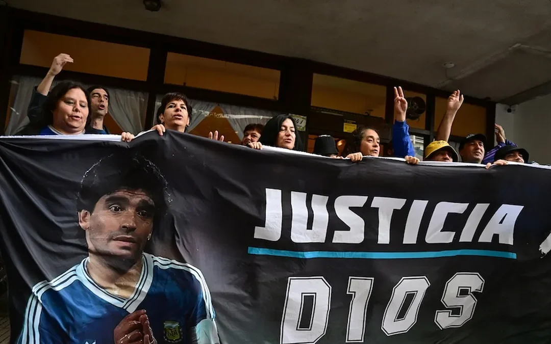 Se retrasó el juicio por la muerte de Maradona