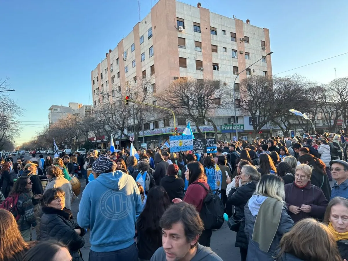 La marcha contra el proyecto del Gobierno recorrió las calles del centro de San Rafael.