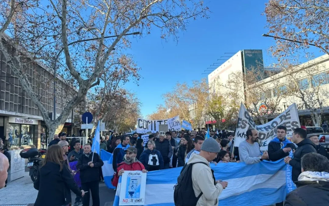“No hay consenso social”: fuerte marcha en San Rafael contra el proyecto del Gobierno