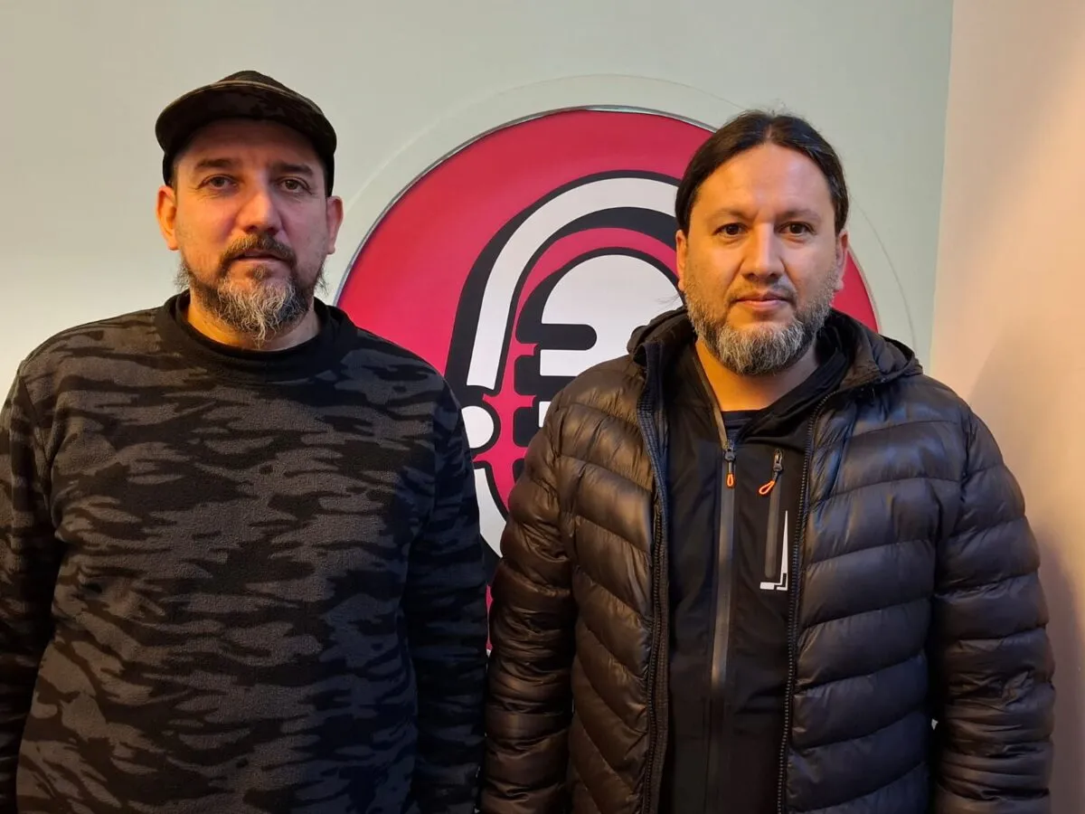 Martín Alvarado, referente del colectivo de artistas del Teatrino y Marcelo Guajardo, director de Cultura, presentaron la agenda de actividades para las vacaciones de invierno en San Rafael. Martín Alvarado, referente del colectivo de artistas del Teatrino y Marcelo Guajardo, director de Cultura, presentaron la agenda de actividades para las vacaciones de invierno en San Rafael.