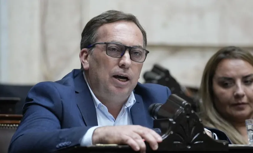 Martín Aveiro cuestionó en LV18 el destino de los fondos recaudados mediante el impuesto a los combustibles.