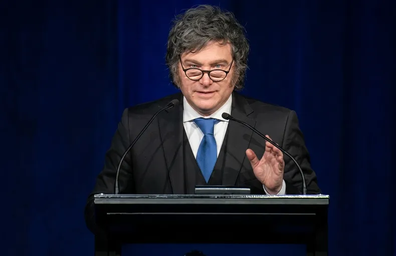 Javier Milei durante su enfática disertación en el Foro de Madrid llevado a cabo en Santiago de Chile. Javier Milei durante su enfática disertación en el Foro de Madrid llevado a cabo en Santiago de Chile.