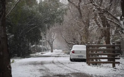 Suspensión de clases en Mendoza: la DGE extendió la medida durante toda la jornada por nieve, lluvias y temperaturas bajo cero
