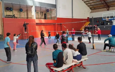 Más de 120 chicos participan en las Olimpiadas «Compartiendo Movimiento» en el Poli 2