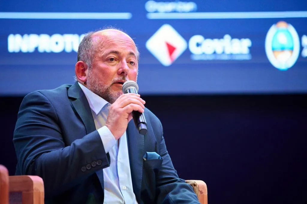 Pablo Asens cuestionó el proyecto de reforma de la Ley de Vinos durante una entrevista con LV18.