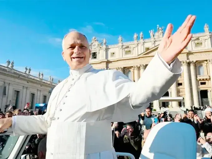 El papa León XIV llegará a la Argentina en noviembre para una visita que combinará actividades religiosas e institucionales.