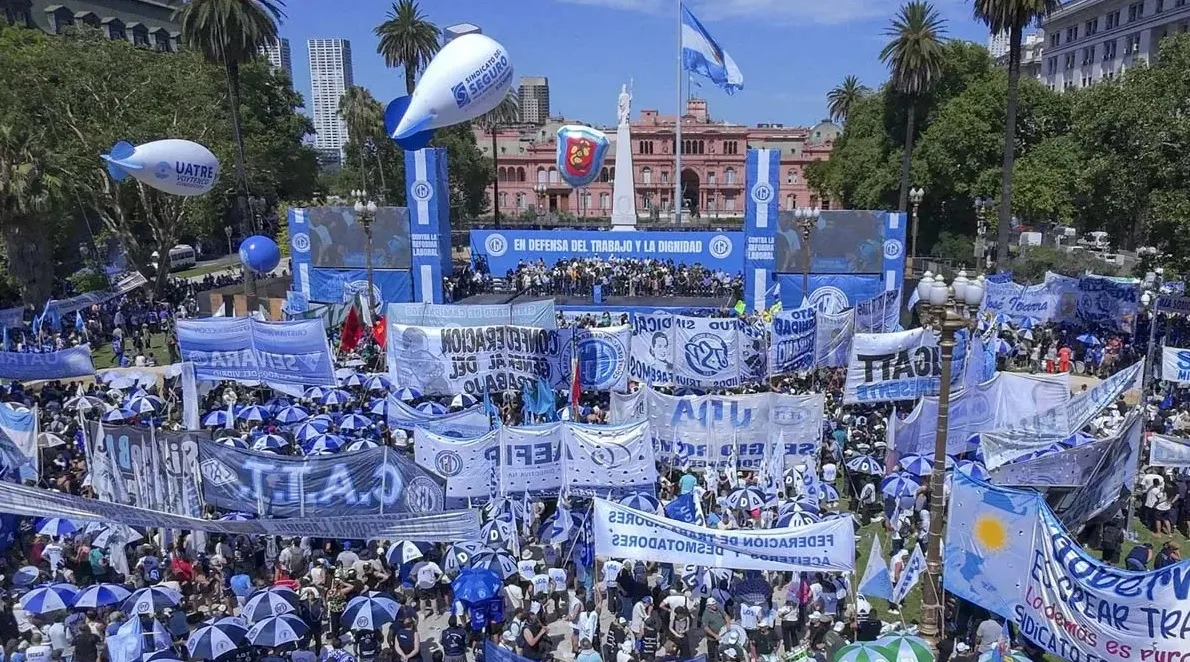 El paro general tuvo, según la CGT, un 90% de adhesión. El paro general tuvo, según la CGT, un 90% de adhesión.