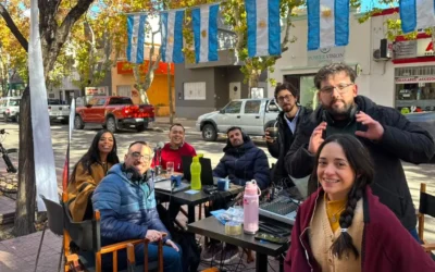 Entre escarapelas y folklore, la Peña de LV18 palpitó la previa del 25 de Mayo