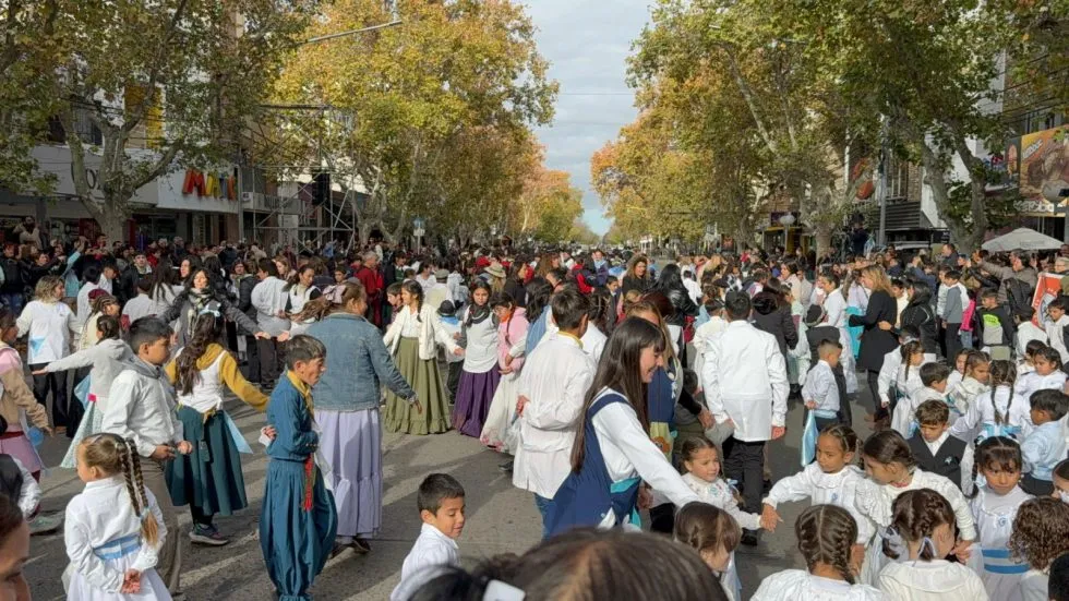 El Pericón de la escuela IRIS vuelve con una convocatoria récord en San Rafael