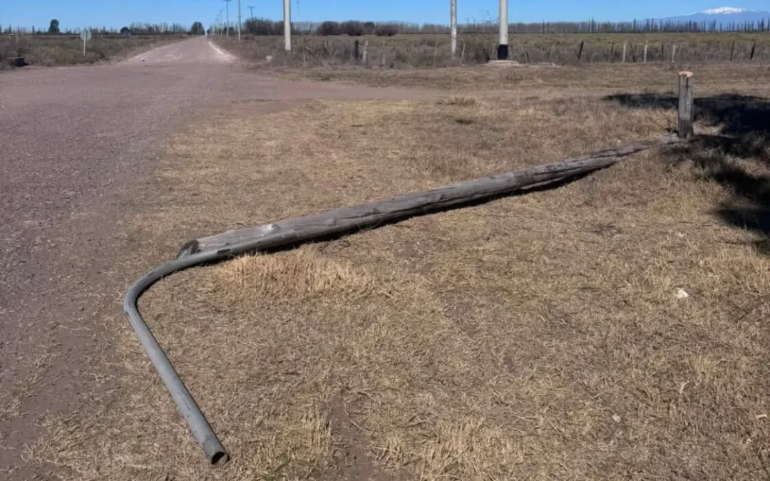 Vandalismo y robo de elementos del alumbrado público en Jaime Prats