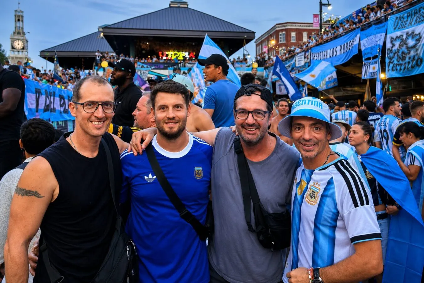 Raúl Oyola aseguró que cumplir el sueño de ver un Mundial superó todas sus expectativas. Raúl Oyola aseguró que cumplir el sueño de ver un Mundial superó todas sus expectativas.