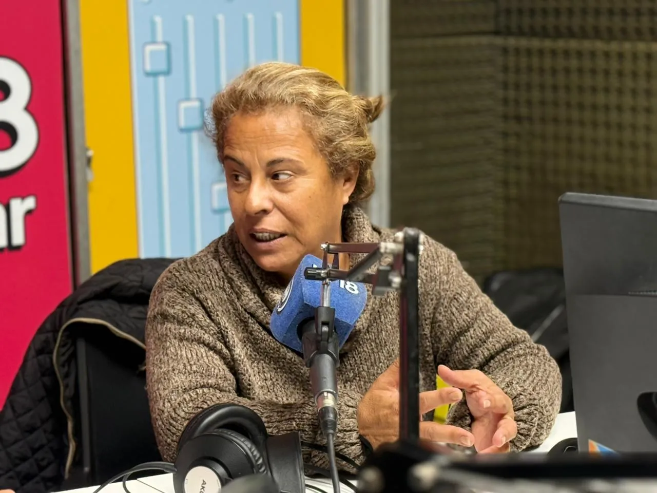 La profesora Cristina Muñoz alertó sobre la falta de recursos, el deterioro de la infraestructura y los riesgos que implicaría aumentar la cantidad de alumnos por taller en las escuelas técnicas. La profesora Cristina Muñoz alertó sobre la falta de recursos, el deterioro de la infraestructura y los riesgos que implicaría aumentar la cantidad de alumnos por taller en las escuelas técnicas.