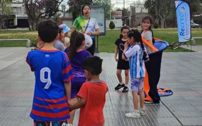 Recreo comenzó su recorrido por los barrios con una tarde de juegos en Pueblo Diamante