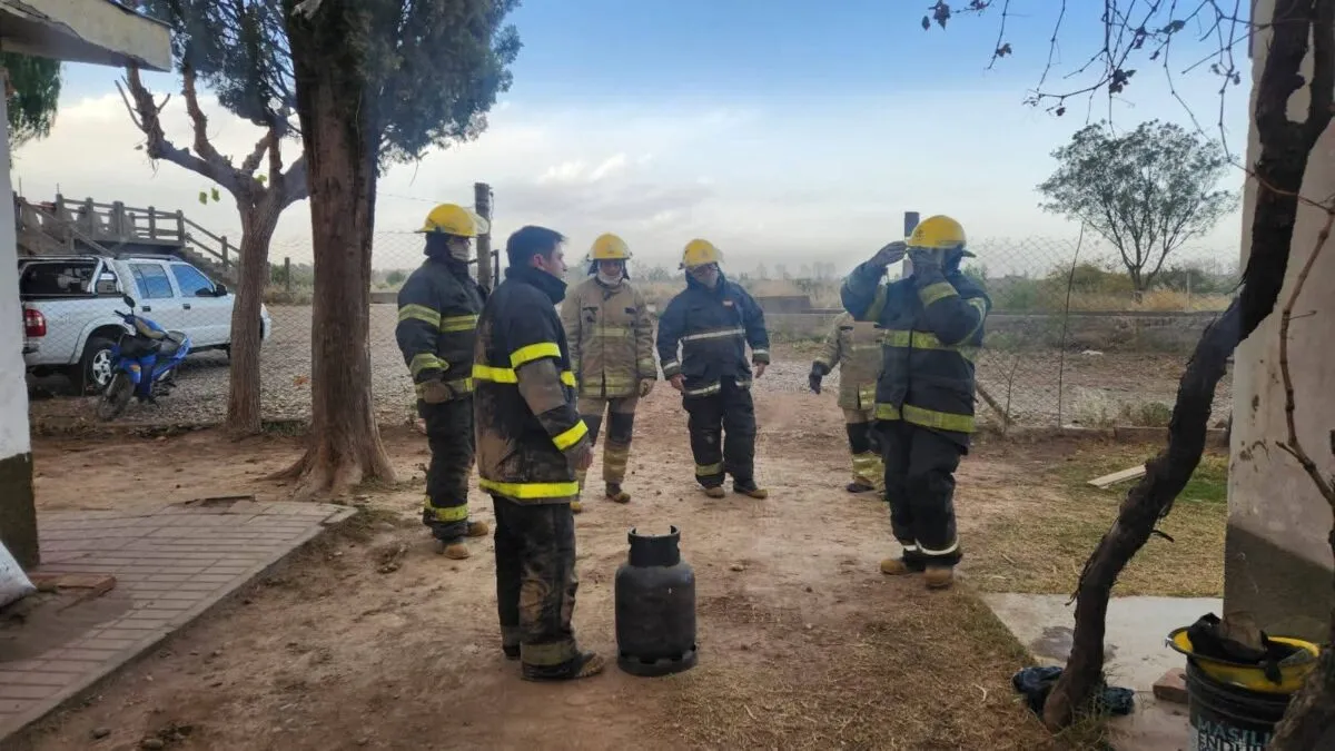 Bomberos Voluntarios de Rama Caída