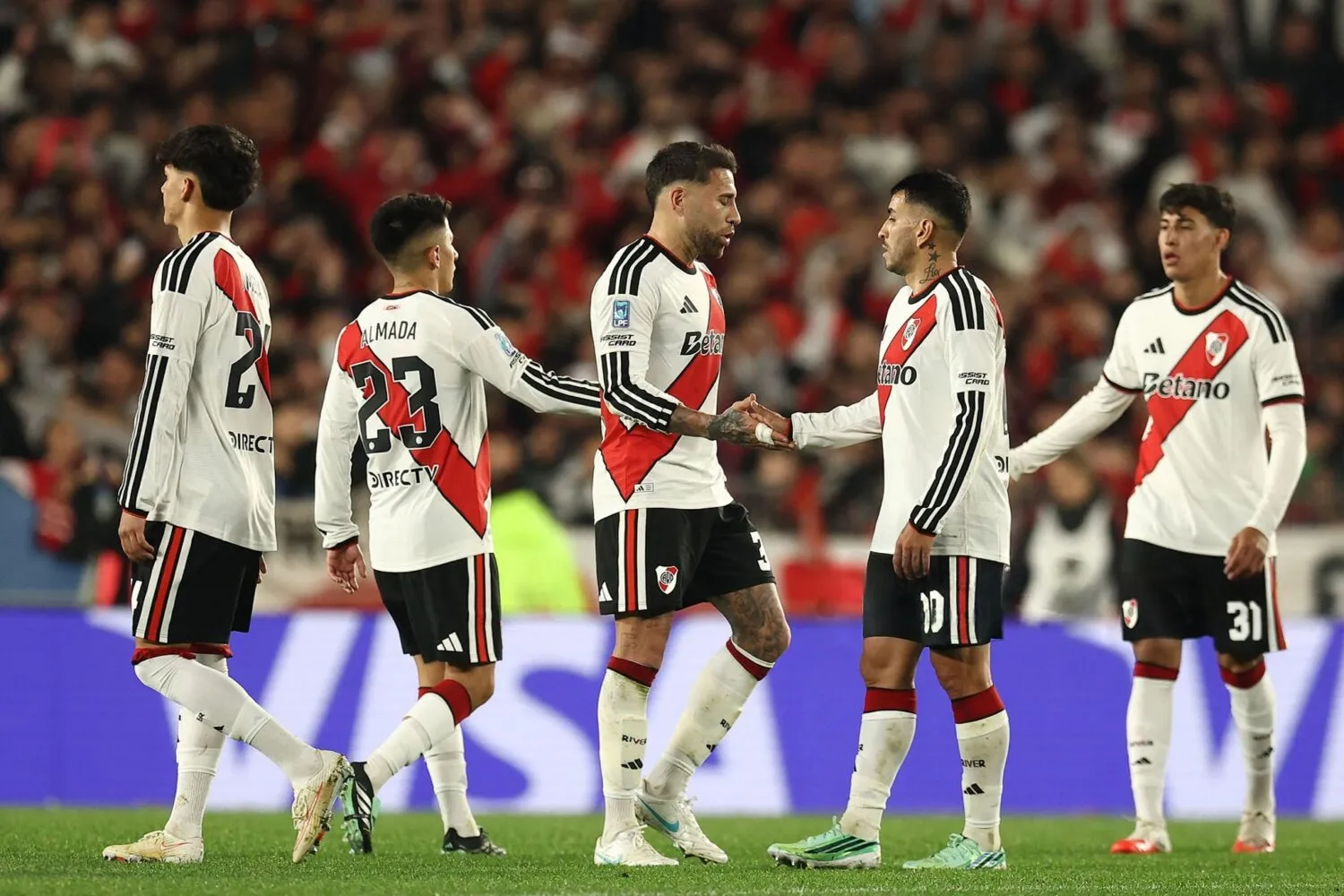 River necesita una victoria para cambiar su panorama en la recta final del campeonato. River necesita una victoria para cambiar su panorama en la recta final del campeonato.