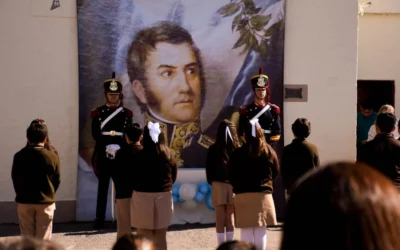 Los Granaderos recorren escuelas de San Rafael durante la Semana Sanmartiniana