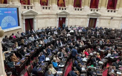 Interpelación a Manuel Adorni: denuncian encubrimiento, mentiras y presiones políticas en Diputados