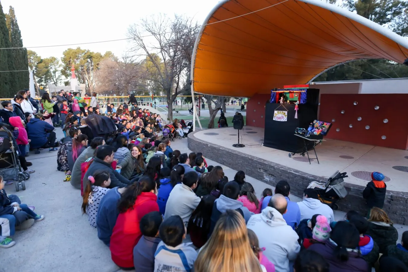 El Teatrino del Parque de los Niños ofrece hasta cinco funciones diarias durante las vacaciones de invierno. El Teatrino del Parque de los Niños ofrece hasta cinco funciones diarias durante las vacaciones de invierno.