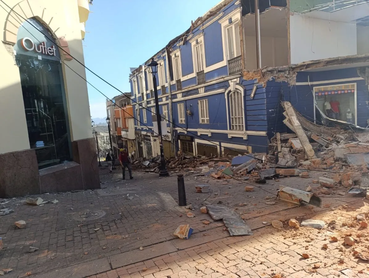 El terremoto en Colombia provocó evacuaciones preventivas en edificios de Bogotá. El terremoto en Colombia provocó evacuaciones preventivas en edificios de Bogotá.