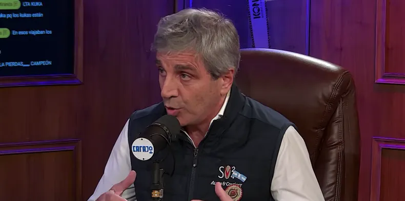 Luis Caputo defendió la política cambiaria en medio de la tensión por el dólar.