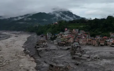 Inundaciones en Nepal: rescatan sobrevivientes mientras crece el temor a una nueva catástrofe