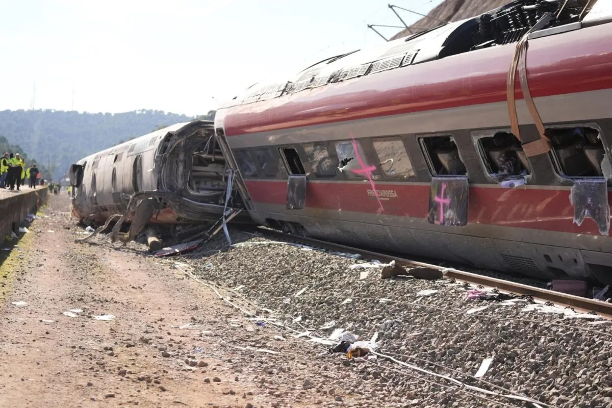 Doble descarrilamiento en la provincia de Girona tren-espana
