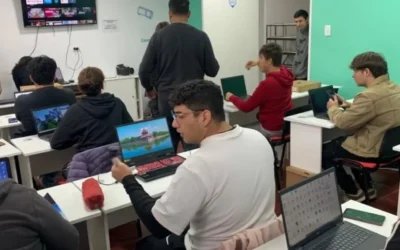 Con gran convocatoria avanza el curso de desarrollo de videojuegos en el Punto Digital