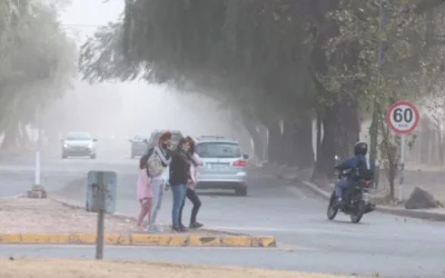 El viento Zonda obligó a suspender las clases presenciales del turno tarde en Mendoza