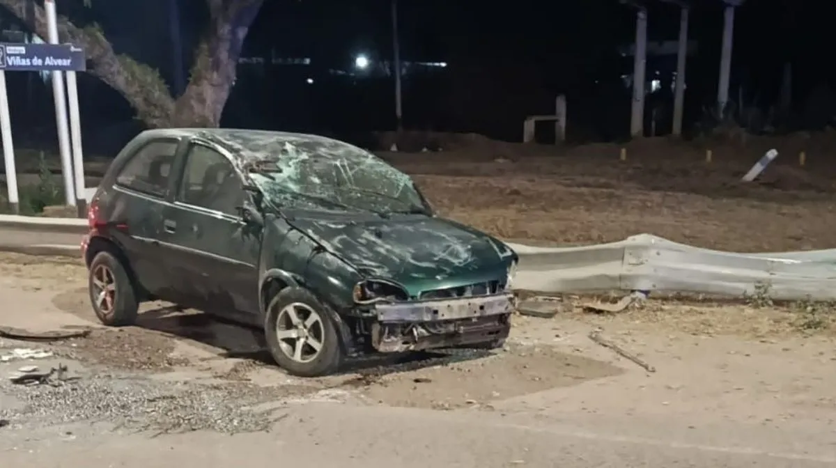 El accidente ocurrió durante la madrugada en Avenida Alvear Este y Echeverría.