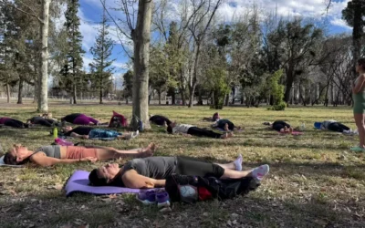 Yoga se incorporó a los sábados de actividad deportiva en el Polideportivo 1